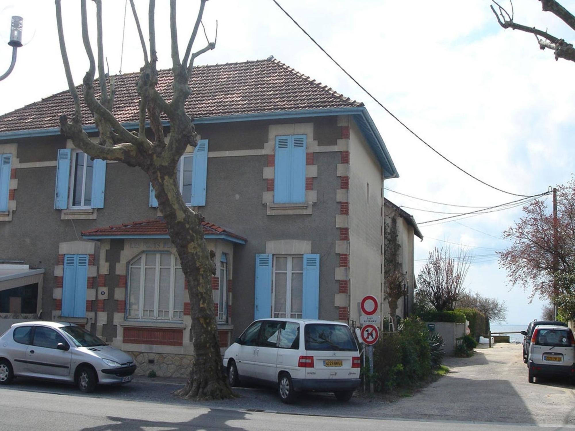 Les Flots Bleus Lägenhet Andernos-les-Bains Exteriör bild